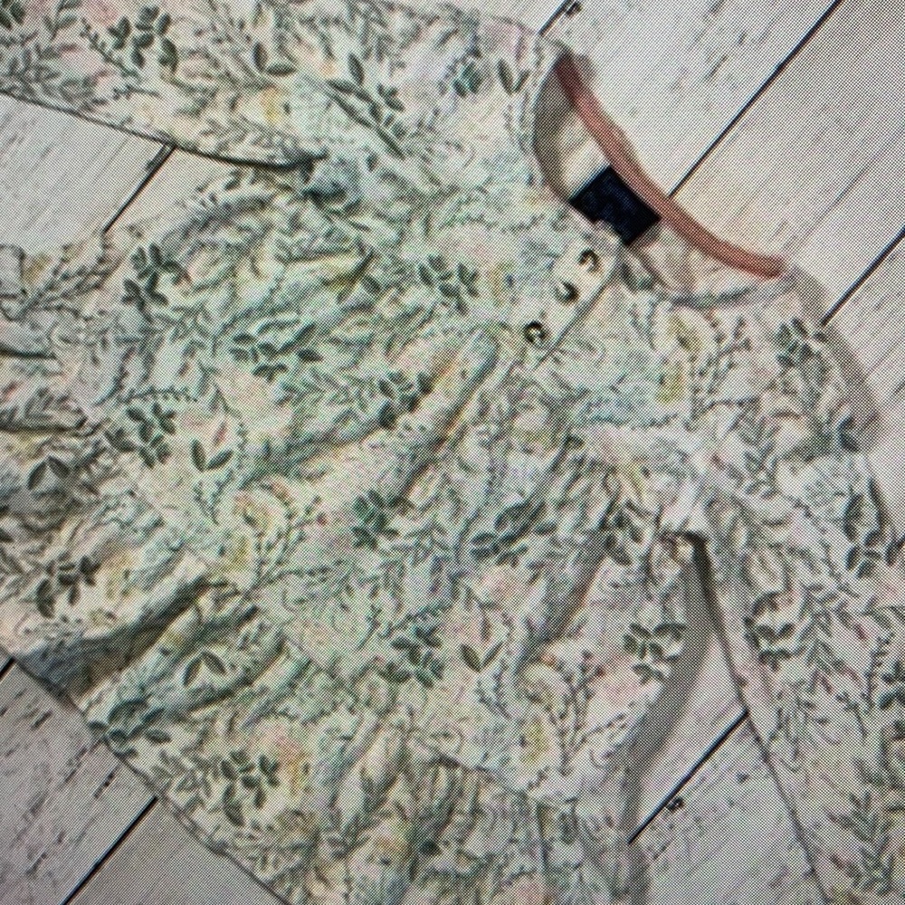 Features vibrant floral print dress